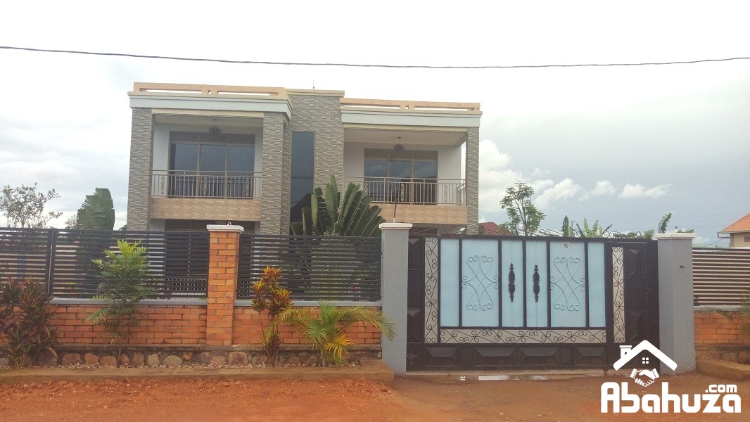 A NEW 4 BEDROOM HOUSE FOR SALE AT KICUKIRO